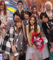 「新堂本兄弟」収録終了後の記念撮影。