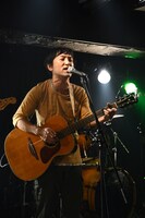 「柴山一幸 4thアルバム『君とオンガク』発売記念ライブ」の様子。