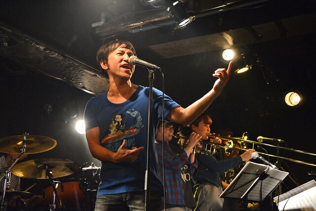 「柴山一幸 4thアルバム『君とオンガク』発売記念ライブ」の様子。