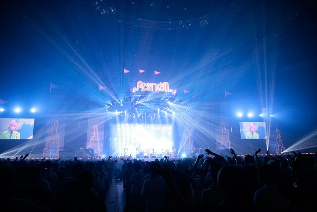 「SCANDAL ARENA LIVE 2014『FESTIVAL』」の様子。