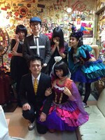 「女をなめんなよスペシャルVol.5 ～ジューンブライドは私のもの！～」で行われたコントの出演者。（撮影：朝岡英輔）