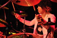 ゆうや（Dr）（撮影：今元秀明）