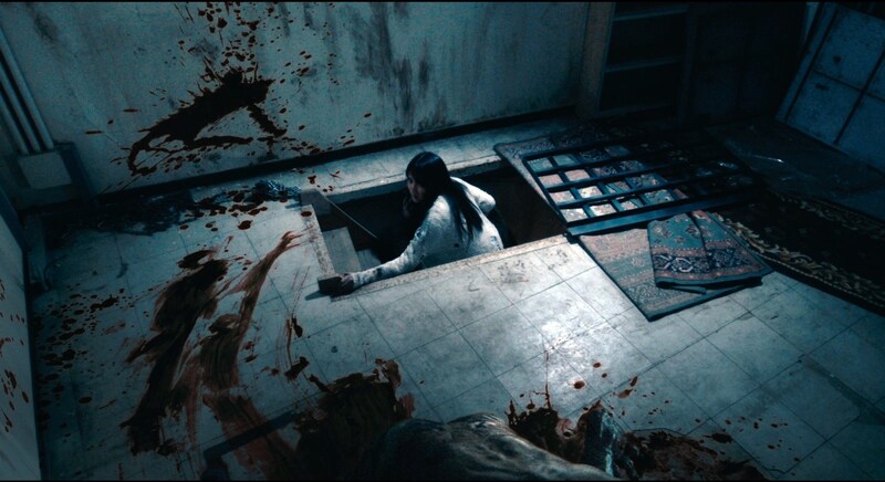 映画「青鬼」のワンシーン。(c) 2014 noprops／黒田研二／『青鬼』製作委員会