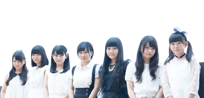 流星群少女の新メンバー。左から七瀬末夢、川島愛奏、小西優花、岡崎絵理菜、小倉恵、明希、廣川かのん。
