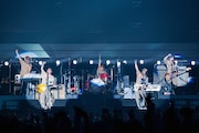 ユニコーン「ユニコーンツアー2014“イーガジャケジョロ”」幕張メッセ公演の様子。(撮影:山本倫子)