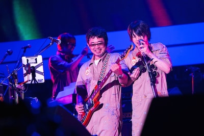 ユニコーン「ユニコーンツアー2014“イーガジャケジョロ”」幕張メッセ公演の様子。（撮影：山本倫子）