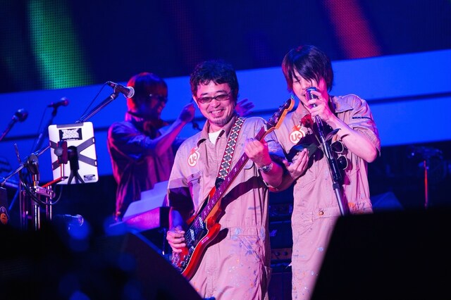 ユニコーン「ユニコーンツアー2014“イーガジャケジョロ”」幕張メッセ公演の様子。（撮影：山本倫子）