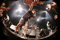 KEYTALK「"OVERTONE TOUR 2014"」東京・赤坂BLITZ公演の様子。（Photo by Sotaro Goto）