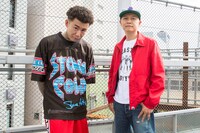 左からANARCHY、Bose（スチャダラパー）。