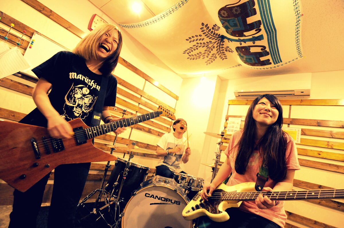 Dizzy Sunfistクリスマス企画にpot しけもくロッカーズ Shima 音楽ナタリー