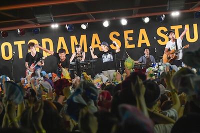 キマグレンとAqua Timezによる“アクグレン”。