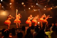 愛乙女★DOLL定期公演の様子。