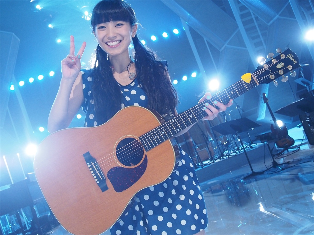 「MUSIC FAIR」出演時のmiwa。