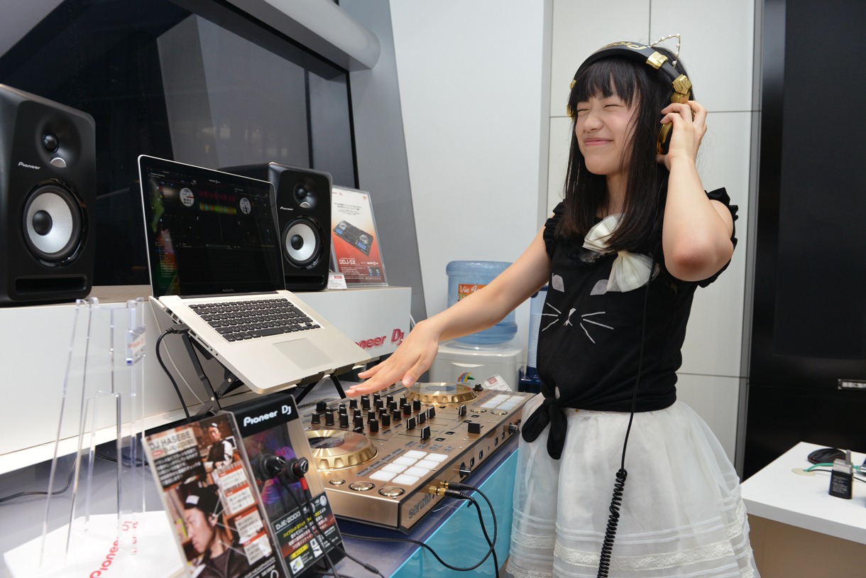 DJ伊藤千由李