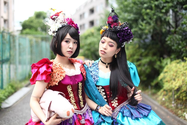 ナタリーPower Pushではメジャーデビューを果たしたチャラン・ポ・ランタンの現在に迫る特集ページを公開中。