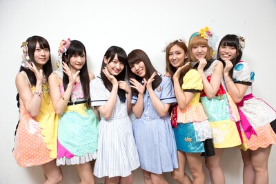 左から権田夏海、外崎梨香、中田花奈、川後陽菜、小泉遥、小島瑠那、小森ゆきの。