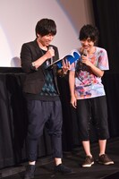 左から赤羽根健治、岡本信彦。