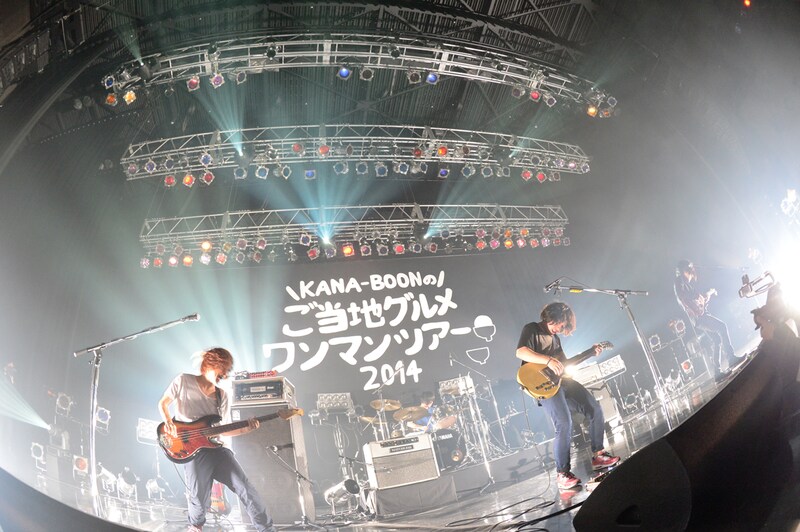 「KANA-BOONのご当地グルメワンマンツアー」 Zepp DiverCity TOKYO公演の様子。(Photo by TEPPEI)