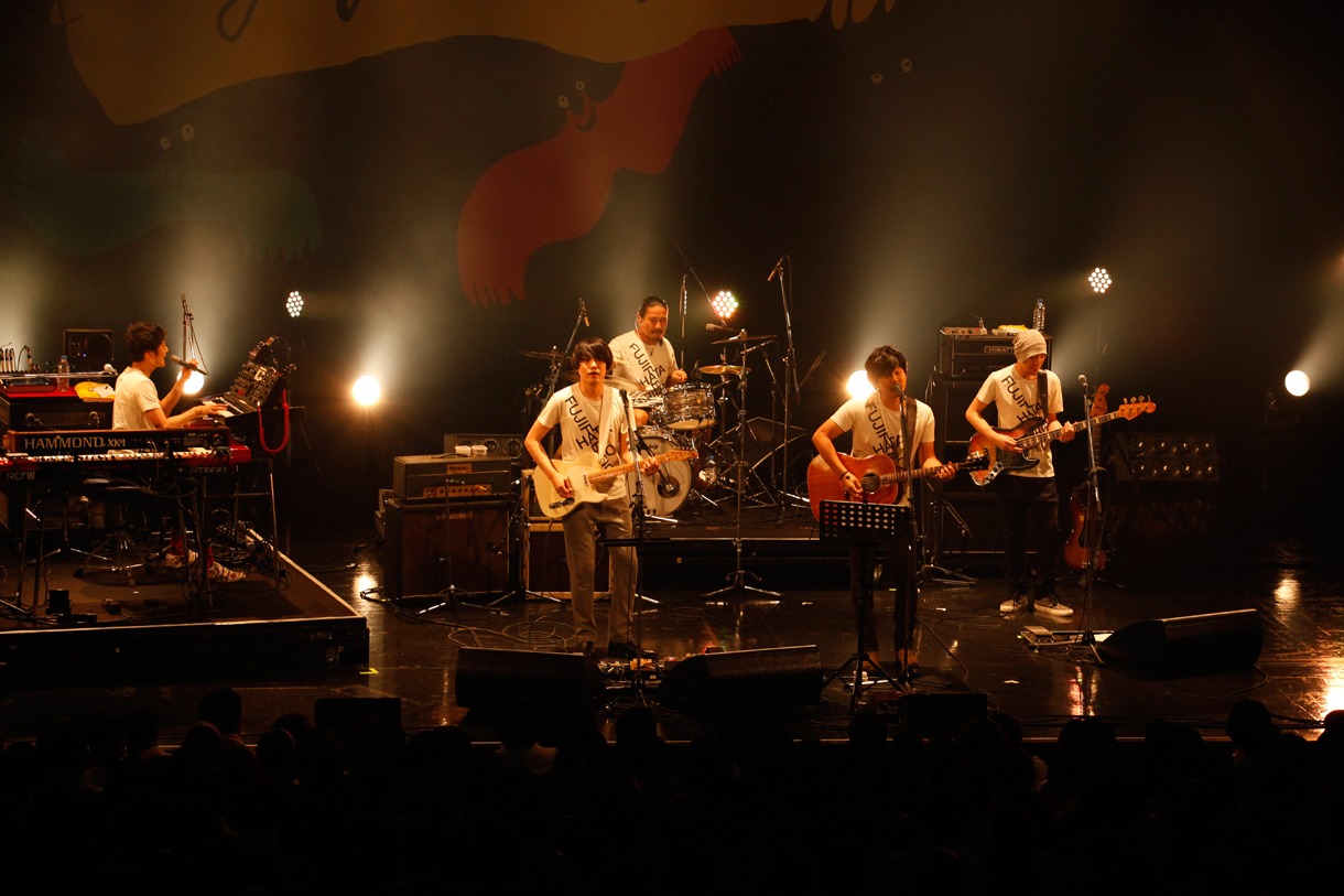 「フジフレンドパーク2014」6月28日 Zepp DiverCity TOKYO公演アンコールの様子。 （撮影：河本悠貴）