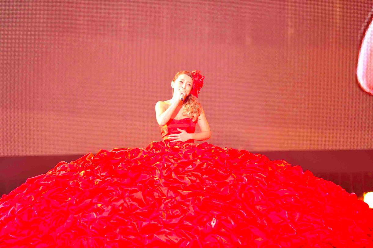 「ayumi hamasaki PREMIUM SHOWCASE ～Feel the love～」国立代々木競技場第一体育館公演の様子。