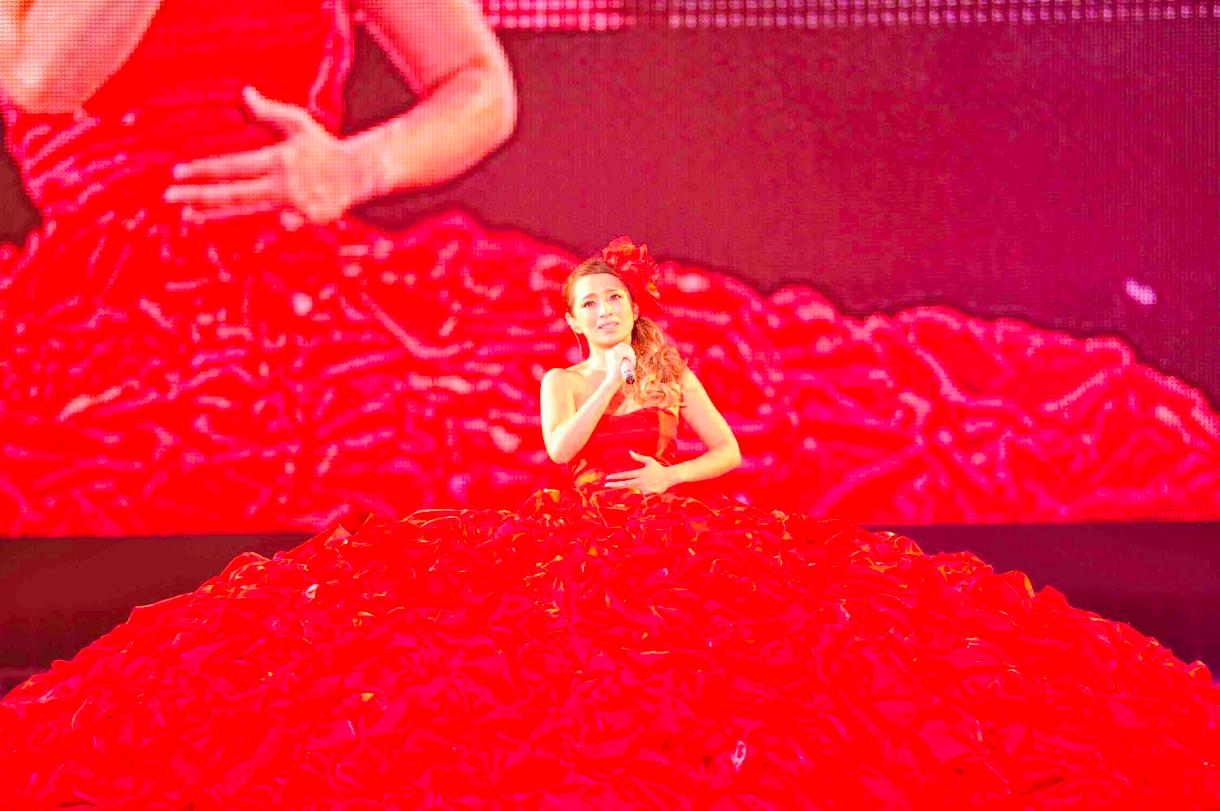 「ayumi hamasaki PREMIUM SHOWCASE ～Feel the love～」国立代々木競技場第一体育館公演の様子。