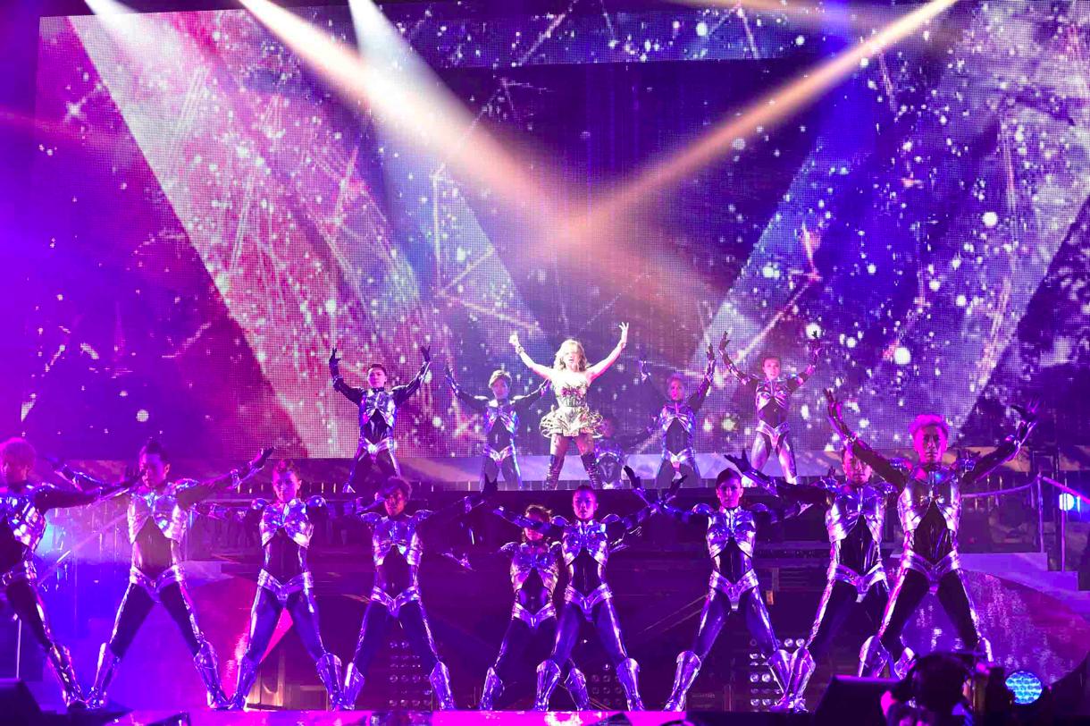 「ayumi hamasaki PREMIUM SHOWCASE ～Feel the love～」国立代々木競技場第一体育館公演の様子。