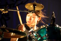 池本雄季（Dr, Cho）（撮影：半田安政[Showcase]）