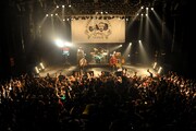 SHANK「Baitfish Attitude Tour 2014 -FINAL SERIES-」東京・TSUTAYA O-EAST公演の様子。（撮影：半田安政[Showcase]）