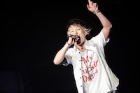 UVERworld「UVERworld LIVE TOUR 2014」京セラドーム大阪公演のTAKUYA∞。