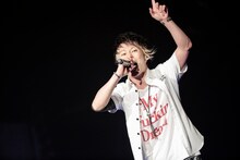 UVERworld「UVERworld LIVE TOUR 2014」京セラドーム大阪公演のTAKUYA∞。