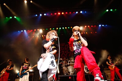 LUNA SEA「TRUE BLUE」をセッションするNIGHTMAREと氣志團。