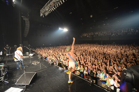 「7つの秘宝を探す冒険（アドベンチャー） 2014」東京・Zepp DiverCity TOKYO公演の様子。（Photo by Sachie Hamaya）
