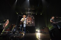 「7つの秘宝を探す冒険（アドベンチャー） 2014」東京・Zepp DiverCity TOKYO公演の様子。（Photo by Sachie Hamaya）