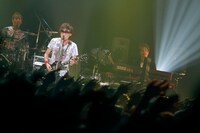 スガシカオ「Suga Shikao FUNK FIRE 2014」東京・Zepp Tokyo公演の様子。（撮影：古賀恒雄）