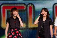 左から華山梨彩、景山菜奈。