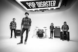 POP DISASTER(写真右端がEbi)