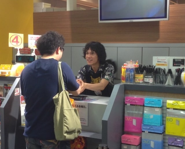 東京・タワーレコード吉祥寺店で実施された「酒田チャレンジ」の様子。