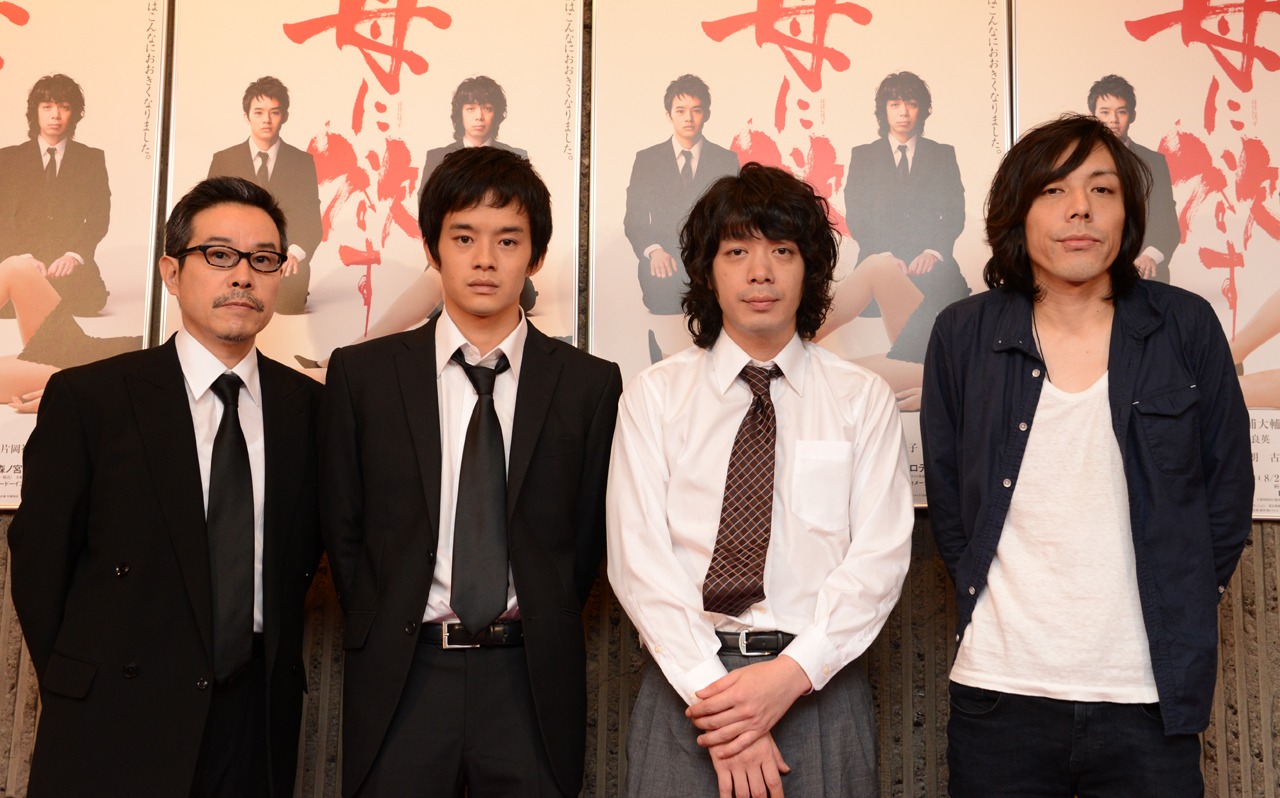 左から田口トモロヲ（LASTORDERZ）、池松壮亮、峯田和伸（銀杏BOYZ）、三浦大輔。