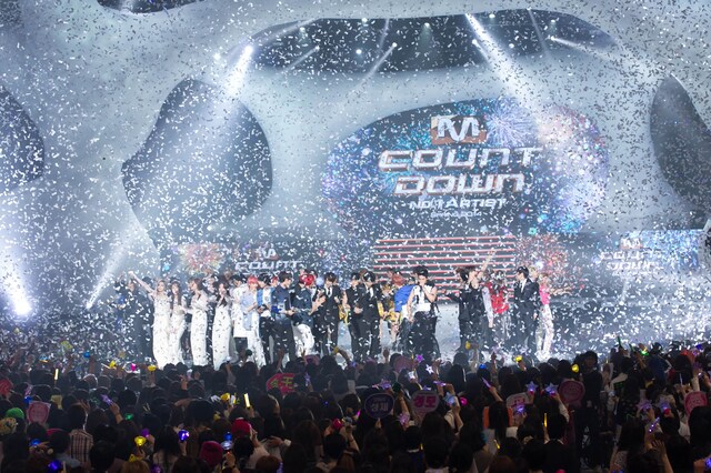 「M COUNTDOWN No.1 Artist of Spring 2014」の様子。 (c) CJ E&M CORPORATION, all rights reserved.