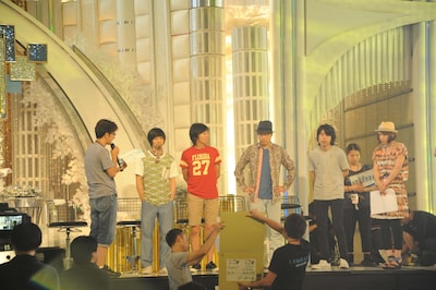 トークの流れを確認するウルフルズ。