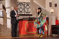 今週の人気画像5位は「T.M.R.、ももクロ百田『劇場スジナシ』初挑戦」より、左から笑福亭鶴瓶、百田夏菜子。(c)CBC