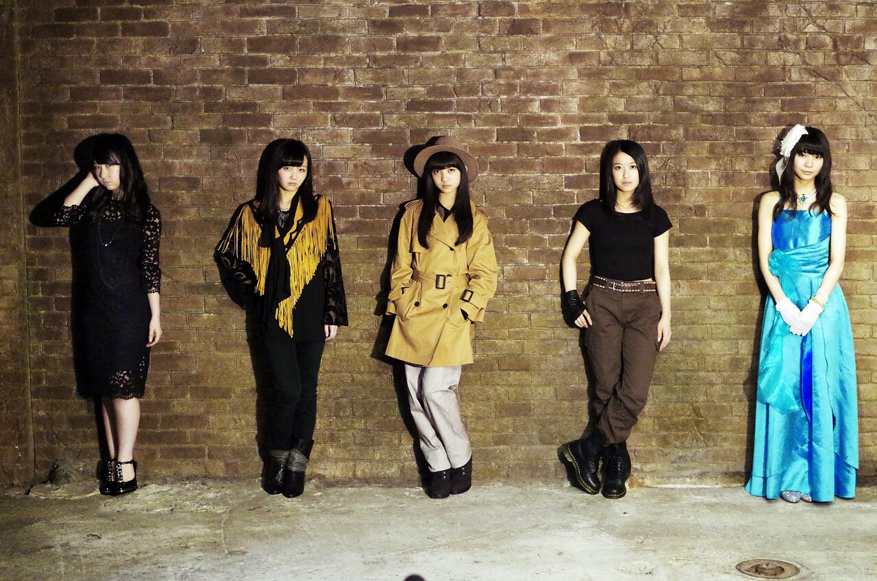 「HARDBOILED NIGHT」の世界を表現した東京女子流。