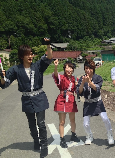 気心知れたメンバーでのロケとあって盛り上がるDAIGO、高橋みなみ、西川貴教。