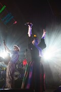 7月12日に東京・日比谷野外大音楽堂で行われたワンマンライブ「Dance, Dance, Dance」の様子。（撮影：仁礼博）