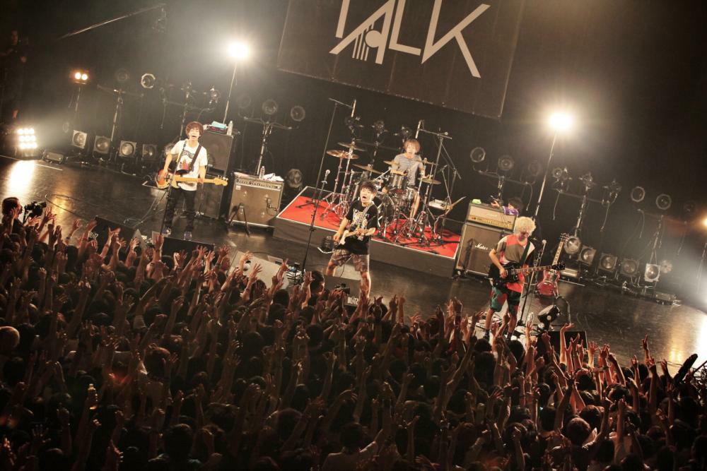 KEYTALK「OVERTONE TOUR 2014」の模様。