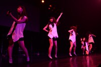 東京女子流「HARDBOILED NIGHT 第1夜『The Narrows 天使と罪の街』」の様子。