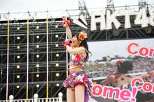 HKT48アリーナツアー「可愛い子にはもっと旅をさせよ」福岡公演の様子。(c)AKS