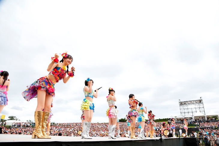 HKT48アリーナツアー「可愛い子にはもっと旅をさせよ」福岡公演の様子。(c)AKS