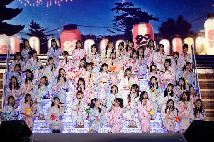 HKT48アリーナツアー「可愛い子にはもっと旅をさせよ」福岡公演の様子。(c)AKS