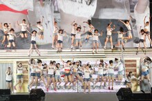 HKT48アリーナツアー「可愛い子にはもっと旅をさせよ」福岡公演の様子。(c)AKS